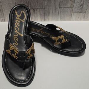 Skechers Black Sandals with Tan Patterned Thong Strap